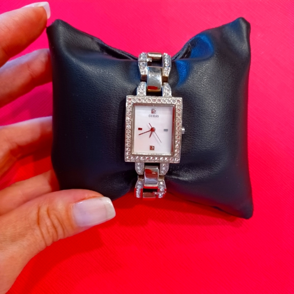 Gorgeous Unique Silver Guess Women's Women's 🥰